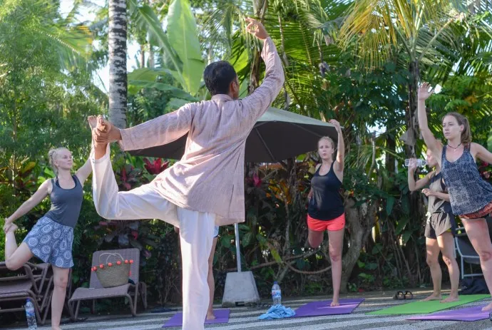 Práctica meditación y yoga en Bali
